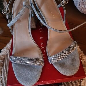Worn 1x Kelly and Katie Silver Sz 9 W dressy heel